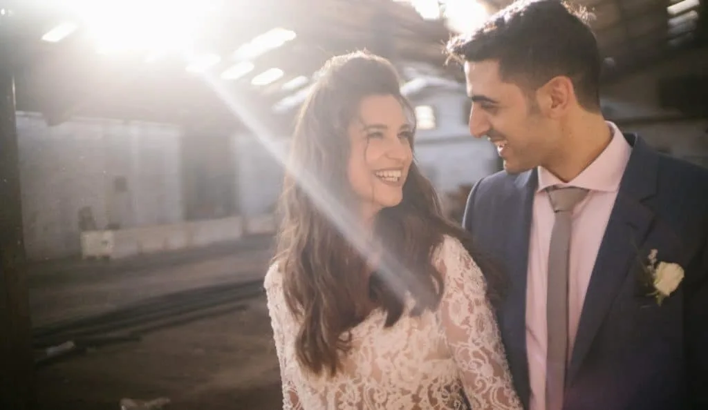 Circus fair wedding couple under the Sun — 4